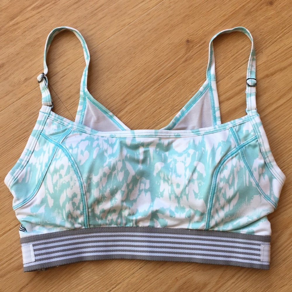 Lolë Sports Bra